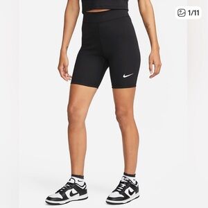 Nike Black Biker Bike Shorts Women’s M | Cotton Blend Swoosh Logo Athleisure
